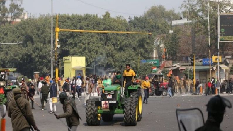 Delhi Tractor Rally : दिल्ली हिंसाचारात 83 पोलीस जखमी, 45 ट्रॉमा सेंटरमध्ये दाखल