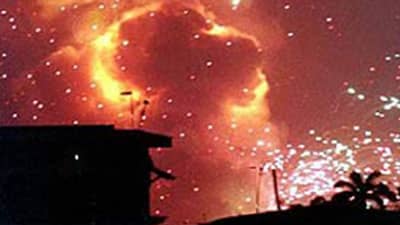 छोटीशी आग नंतर शक्तिशाली बॉम्बस्फोट, तब्बल 1100 जणांचा मृत्यू