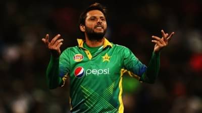 Shahid Afridi | शाहीद आफ्रिदीवर मोठी नामुष्की, विमानतळावरुनच परत पाठवलं