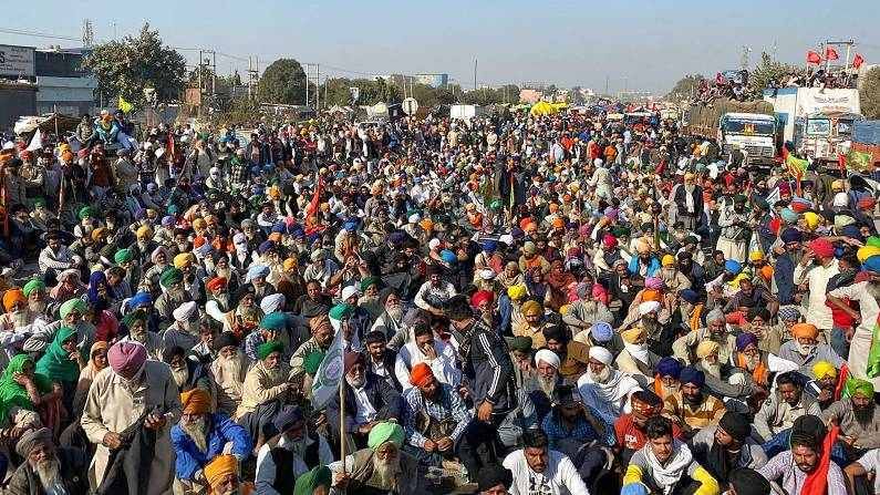 शेतकरी आंदोलनाला स्थानिकांच्या विरोधाचा दावा, गावकरी नाही, तर भाजप कार्यकर्ते, आंदोलकांनी दावा फेटाळला शेतकरी आंदोलनाला स्थानिकांच्या विरोधाचा दावा, गावकरी नाही, तर भाजप कार्यकर्ते, आंदोलकांनी दावा फेटाळला