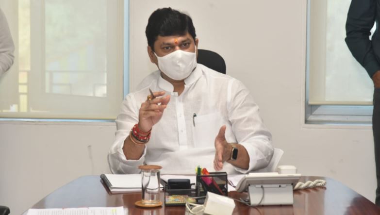 सामाजिक न्याय विभागातील 3025 रिक्त पदे भरणार; धनंजय मुंडे यांचे निर्देश सामाजिक न्याय विभागातील 3025 रिक्त पदे भरणार; धनंजय मुंडे यांचे निर्देश