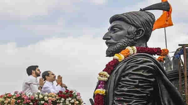 आदित्य ठाकरेंनी पेटारा उघडला, शिवनेरी किल्ल्यासाठी 23 कोटी मंजूर