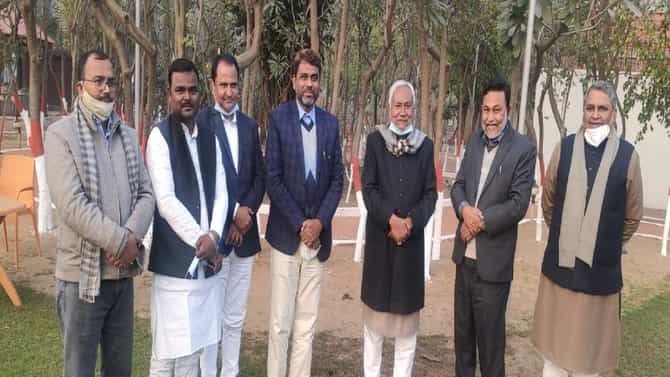 बिहारमध्ये एमआयएमचे 5 आमदार नितीश कुमारांच्या भेटीला, असदुद्दीन ओवैसींना झटका बसणार?
