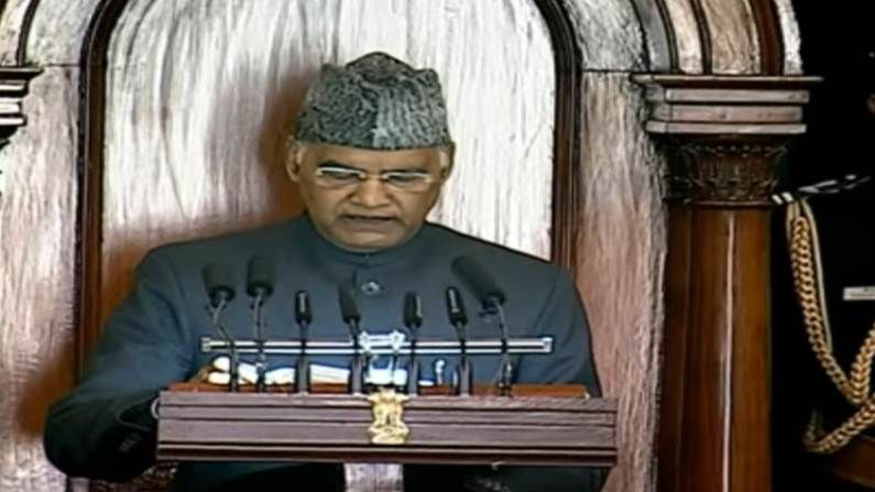 शेतकऱ्यांच्या फायद्यासाठीच कृषी कायदे, प्रजासत्ताक दिनाला जे झालं ते दुर्दैवी: रामनाथ कोविंद शेतकऱ्यांच्या फायद्यासाठीच कृषी कायदे, प्रजासत्ताक दिनाला जे झालं ते दुर्दैवी: रामनाथ कोविंद