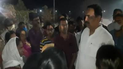 घरांच्या प्रश्नांबाबत असंख्य महिला मंत्री जयंत पाटील यांची भेट घेतात तेव्हा...