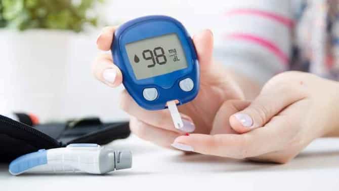 Coronavirus and Diabetes। कोरोनामुळे मधुमेहाचाही धोका, या लक्षणांकडे दुर्लक्ष करू नका