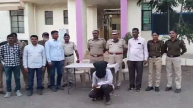 प्रेयसी म्हणाली, म्हातारी माझ्यावर ओरडली, प्रियकराकडून घरात घुसून गेम, नगरमधील थरार