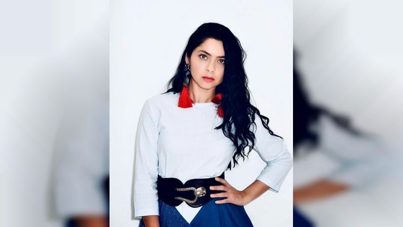 नुकतंच सोनालीनं हे फोटो तिच्या इन्स्टाग्रामवर शेअर केले आहेत.