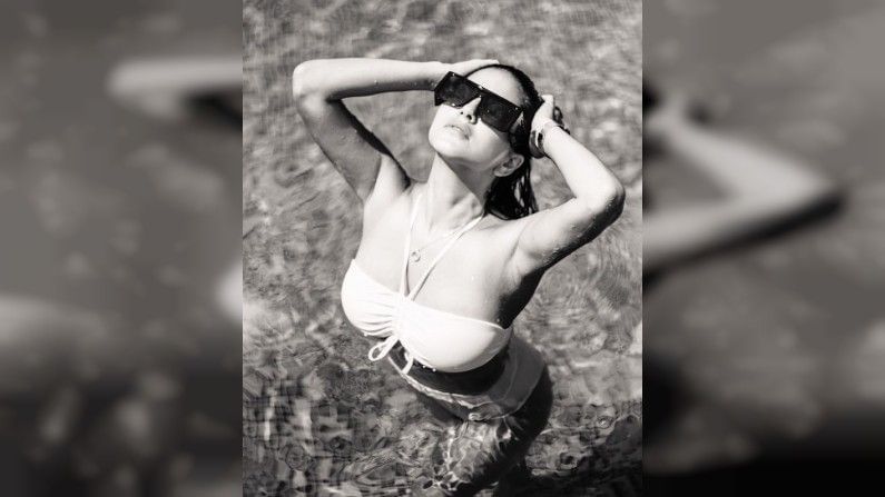 बोल्ड व्यक्तिमत्वासाठी ओळखल्या जाणाऱ्या सनीनं आता तिचे काही फोटो सोशल मीडियावर शेअर केले आहेत.