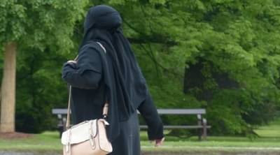 मुलींना टाईट जीन्स, हायहिल्स घालण्यास बंदी; पाकिस्तानमधील विद्यापीठाचा गजब कारभार