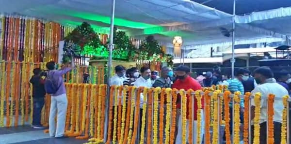 शिर्डी साईबाबा संस्थानकडून रिपोर्टरविरोधात गुन्हा दाखल, प्रसारमाध्यमांवर सूड उगवल्याचा गंभीर आरोप