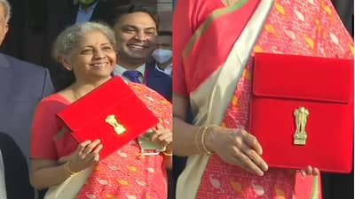 Nirmala Sitharaman Saree | निर्मला सीतारमण यांच्या लूकने लक्ष वेधले, लाल साडी निवडण्याचे कारण काय?