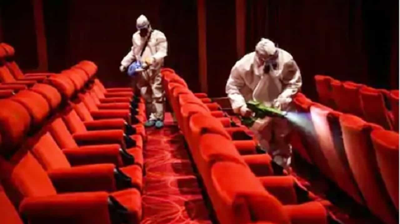 आजपासून चित्रपटगृह 100 टक्के क्षमतेने सुरु, बदलले हे नियम पाहा!