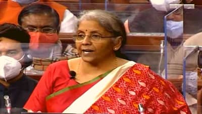 देशभर शेतकऱ्यांची आंदोलने, पण अर्थसंकल्पात एक पॅकेज नाही; शिवसेना नेत्याची टीका