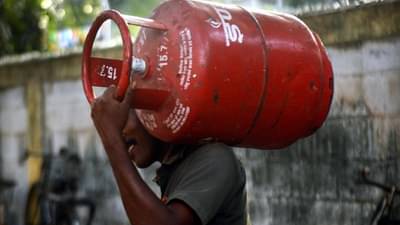 मोठी बातमी: कॉमन मॅनचं बजेट कोलमडणार; घरगुती सिलेंडरच्या दरात इतक्या रुपयांची वाढ