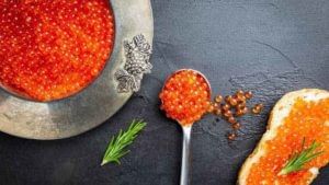 Caviar Expensive food | जगातील सर्वात महागडा पदार्थ ‘कॅविअर’, वाचा याचे फायदे...