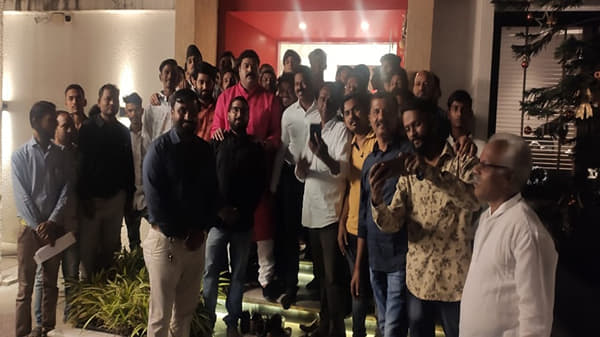 त्या 320 पदाधिकाऱ्यांची मनधरणी करण्यात मनसेला यश, मोठा धक्का टळला