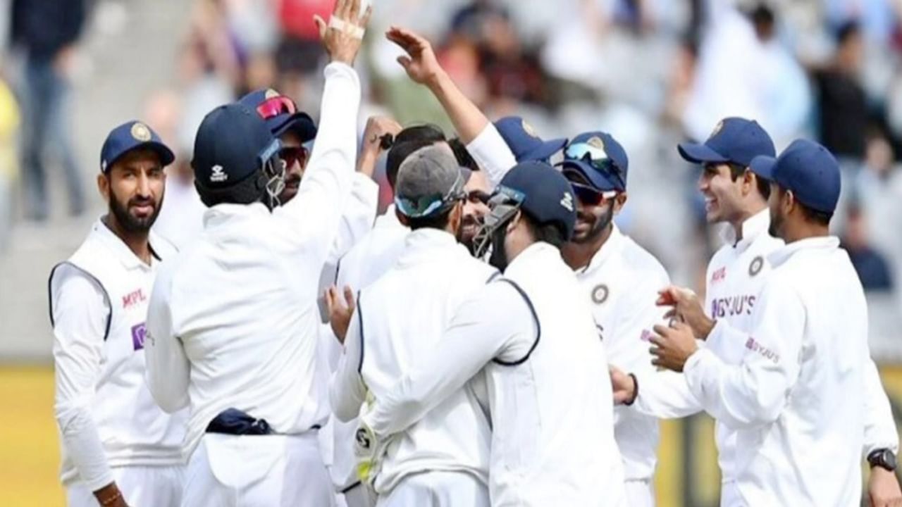 इंग्लंड विरुद्धच्या कसोटी मालिकेसाठी (India vs England) आता काही तास शिल्लक राहिले आहेत. टीम इंडिया आणि इंग्लंड दोन्ही संघ आमनेसामने भिडण्यासाठी सज्ज आहेत. 