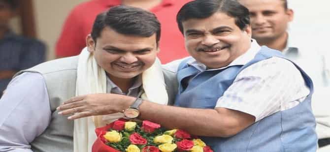 गडकरीजी मानलं... 24 तासांत एक्स्प्रेस वेचा अवघड भाग बांधला; विश्वविक्रमाचे फडणवीसांकडून कौतुक