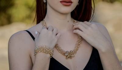 Gold Price Today : ऐन लग्नसराईच्या तोंडावर पुन्हा स्वस्त झालं सोनं, इथे वाचा आजचे ताजे दर