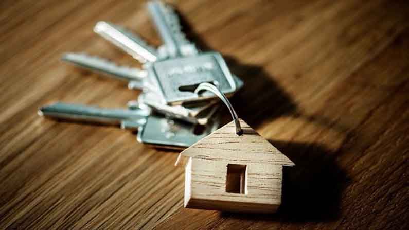 Home Buying Tips | पहिलंच घर खरेदी करताय? मग ‘या’ गोष्टींकडे लक्ष द्या!