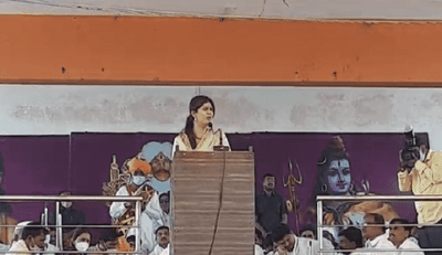 गहिनीनाथगडावर मुंडे भाऊ-बहीण एकाच मंचावर, आपल्या कर्माची फळं आपल्याला मिळतात, पंकजांचे वक्तव्य