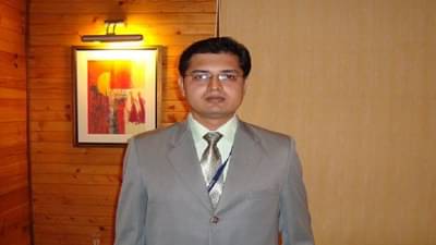 Success Story : सीएची नोकरी सोडून मधाच्या व्यवसाय, 6 महिन्यात उभारली 30 लाखाची कंपनी