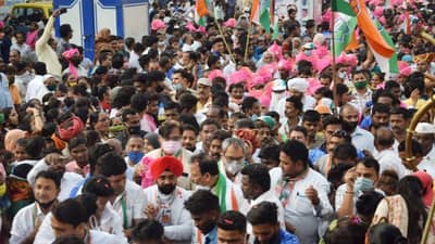 भाई जगतापांच्या नेतृत्वात मुंबईत कात टाकतेय काँग्रेस? पाहा आजच्या मोर्चाची गर्दी!