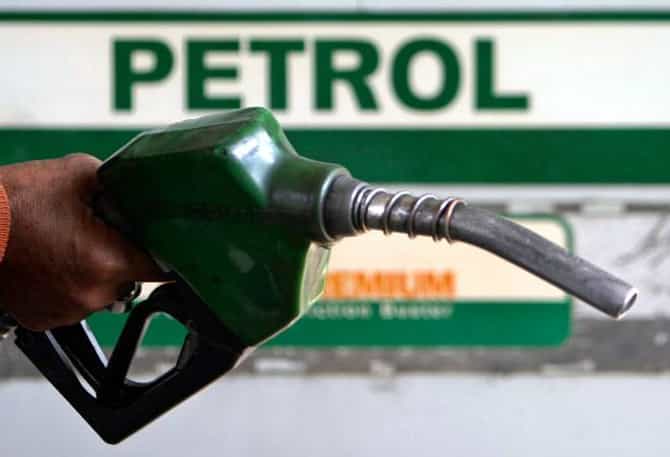 Petrol Diesel Price Today: आठवड्याच्या पहिल्या दिवशी पेट्रोल स्वस्त की महाग? वाचा आजचे दर