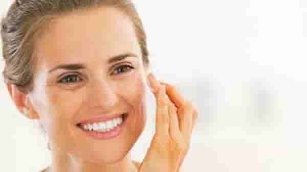 Makeup Tips | वयाच्या चाळीशीतही सुंदर दिसायचंय? तर मेकअप करताना ‘या’ गोष्टी ठेवा लक्षात!