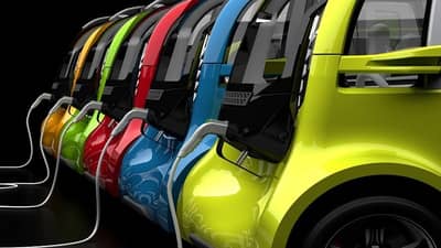 2024 पर्यंत दिल्लीत विकली जाणारी दर 4 पैकी 1 गाडी इलेक्ट्रिक असणार, केजरीवाल सरकारची जोरदार तयारी