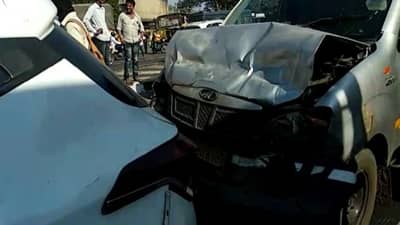 सांगली महामार्गावर भीषण अपघात, गाड्या एकमेकांना धडकल्या