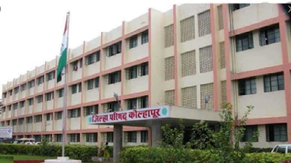कोल्हापूर ZP तील भाजपच्या विरोधीपक्ष नेत्याविरोधात महिला अधिकाऱ्याची तक्रार, विनयभंगाचा गुन्हा