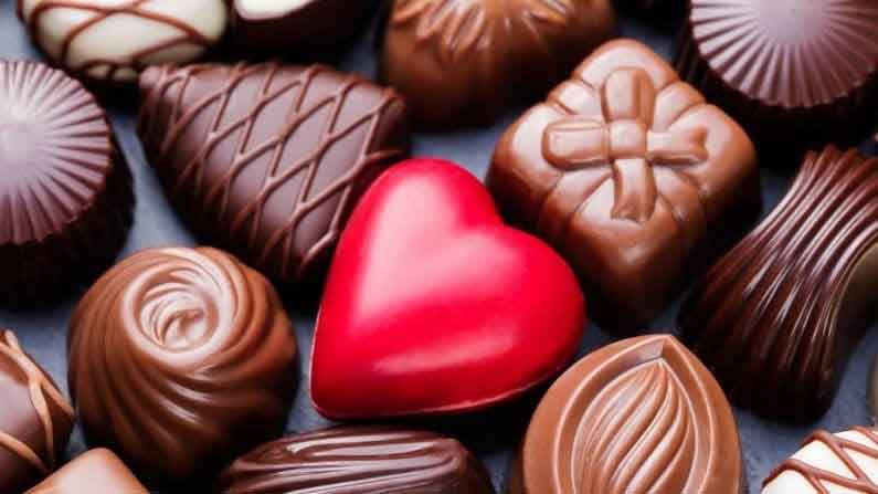 Chocolate Day 2021 | होममेड चॉकलेट देऊन वाढवा प्रेमातला गोडवा, वाचा याची रेसिपी...