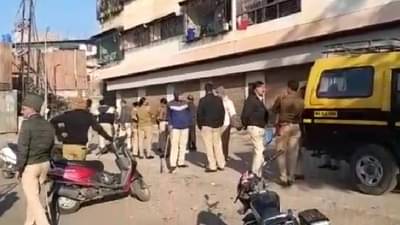 जुनं भांडण पुन्हा नव्याने उकरलं, दोन गट आपसांत भिडले, तडीपार गुंडांकडून हत्या, नाशिकमध्ये खळबळ