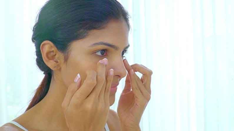 Facial Exercise | चेहऱ्यावरील अतिरिक्त चरबी कमी करायचीय? मग ट्राय करा ‘हे’ सोपे व्यायाम Facial Exercise | चेहऱ्यावरील अतिरिक्त चरबी कमी करायचीय? मग ट्राय करा ‘हे’ सोपे व्यायाम