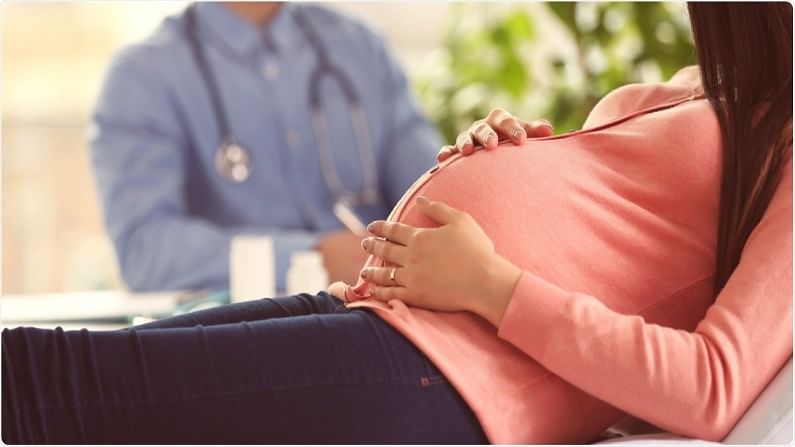 गर्भावस्थेत आयर्नच्या करतरतेमुळं वाढू शकतात अडचणी, जाणून घ्या महत्वाची माहिती