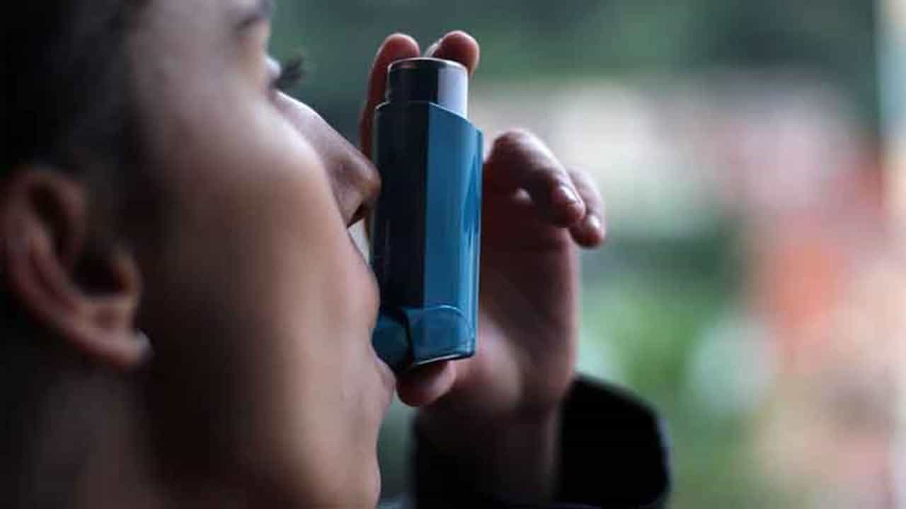 Asthma | छातीत जडपणा, वारंवार धाप लागणे ‘अस्थमा’च्या ‘या’ लक्षणांकडे करू नका दुर्लक्ष!