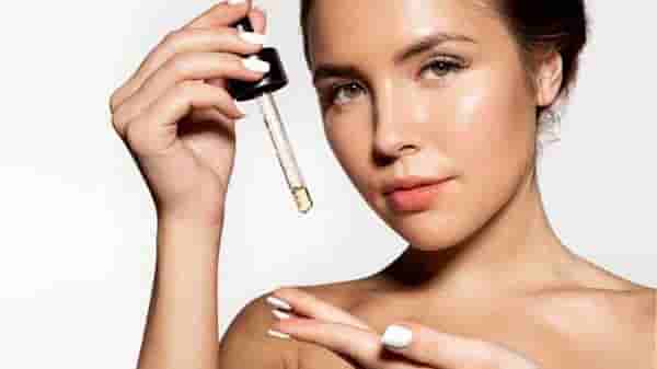 Skin Regime | रुक्ष आणि निस्तेज त्वचेसाठी रामबाण उपाय ‘टी ट्री ऑईल’, वाचा याचे फायदे...