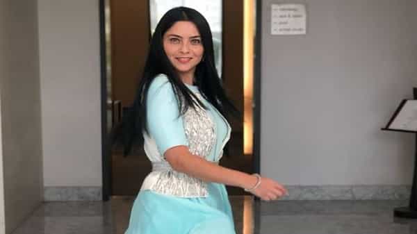 अभिनेत्री सोनाली कुलकर्णी सध्या सोशल मीडियावर मोठ्या प्रमाणात अॅक्टिव्ह असते. ती नवनवीन फोटोशूटसह चाहत्यांच्या भेटीला येते.