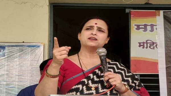खून, बलात्कार होतातच, गुंड जेलमधून सुटल्यावर मिरवणूक काढतात, सरकार अस्तित्वहीन झालंय