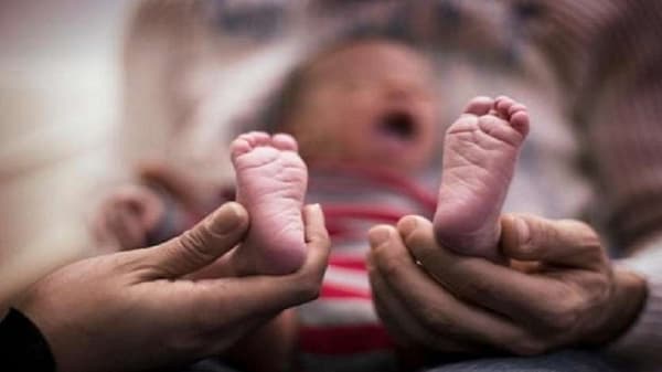 8 महिन्याच्या चिमुकलीला विकण्याचा प्रयत्न, विरार पोलिसांकडून टोळीचा भांडाफोड