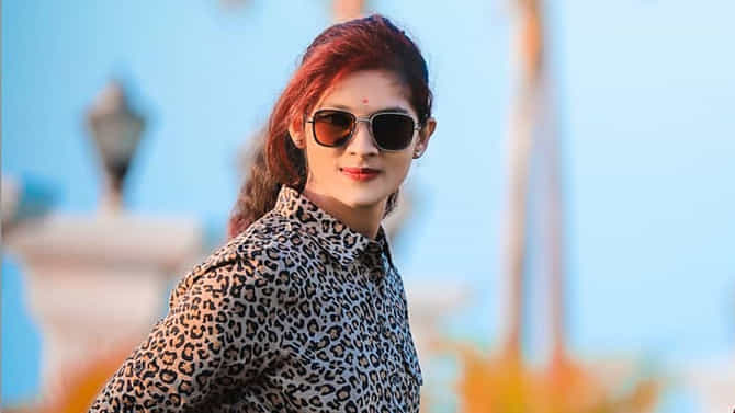 पूजाने आत्महत्या केली की गॅलरीतून ढकलले?; मद्याच्या बाटल्यांनी गुंता वाढला