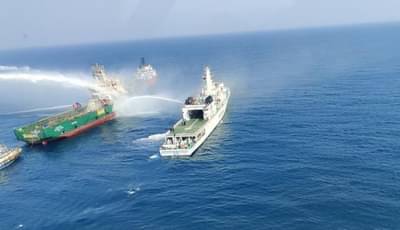 मुंबई हायजवळ रोहिणी नौकेला भीषण आग, तीन खलाशी बेपत्ता