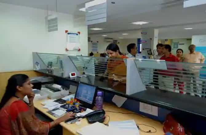 BoB च्या ग्राहकांसाठी आनंदाची बातमी! आता कुठलंही काम असेल तर हा नंबर करा सेव्ह