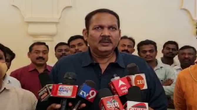VIDEO | अजून माझं वय झालं नाही, व्हॅलेंटाईन डेला उदयनराजेंचे मिश्कील उत्तर