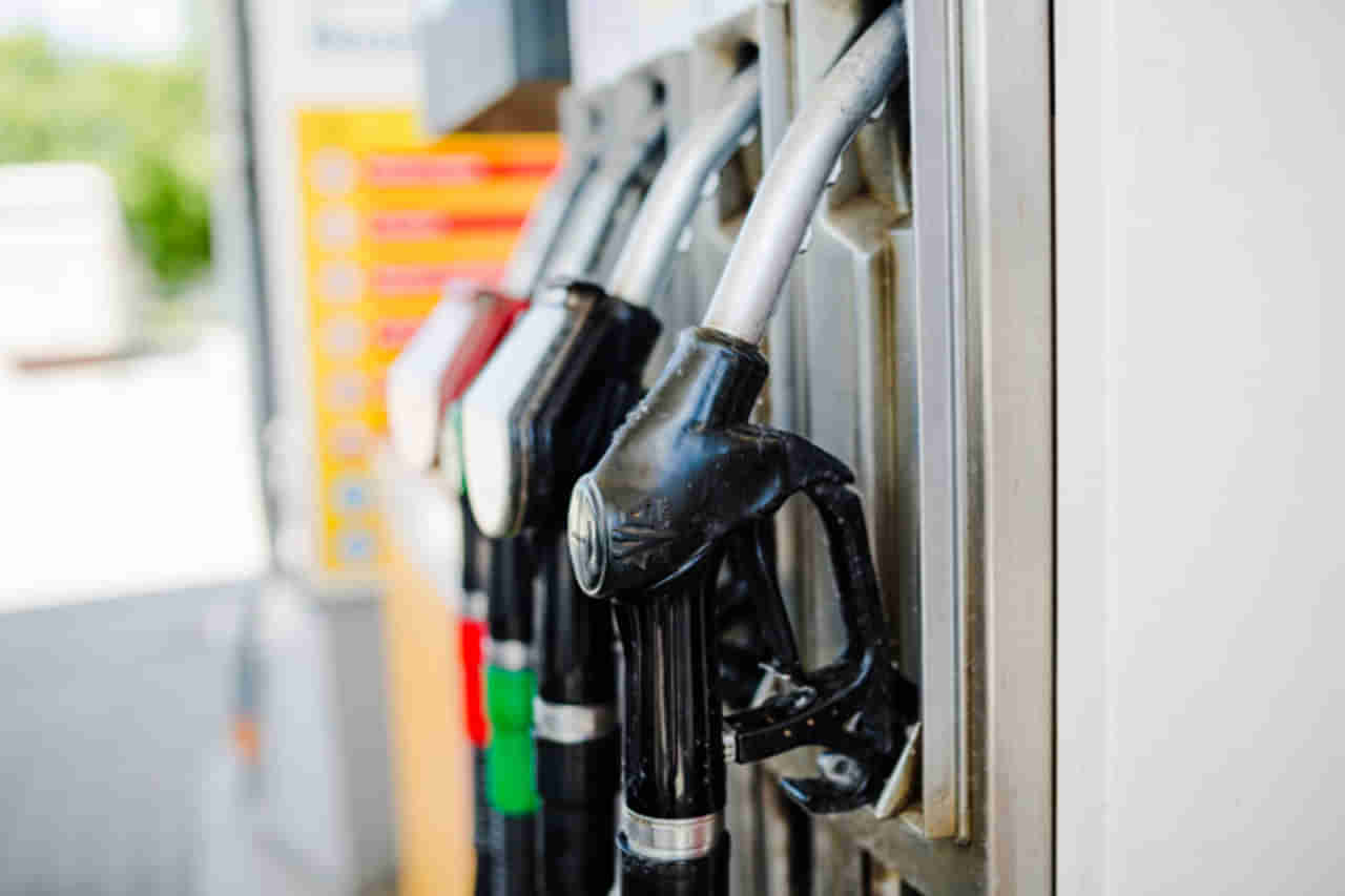 नांदेडमध्ये देशातील सर्वात महाग इंधन, धर्माबादमध्ये पेट्रोल नाबाद 98