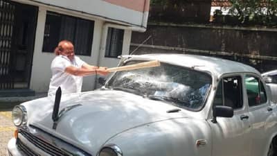 Video | योग्य वेळी दांडक्याला हात घातला पुणे पालिका अधिकाऱ्यांची गाडी फोडणाऱ्या मनसे नगरसेवकाचा नवा किस्सा