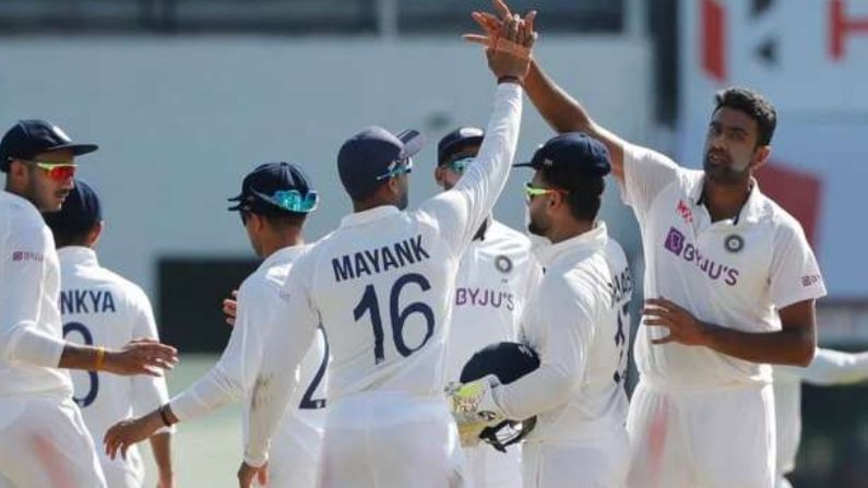 India vs England 2nd Test | अश्विनची फिरकी इंग्लंडला गिरकी, ठरला पहिलाच गोलंदाज