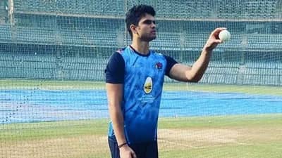 अर्जुन तेंडुलकरची अष्टपैलू कामगिरी, एकाच ओव्हरमध्ये 5 षटकारांसह अर्धशतक, गोलंदाजीतही कमाल